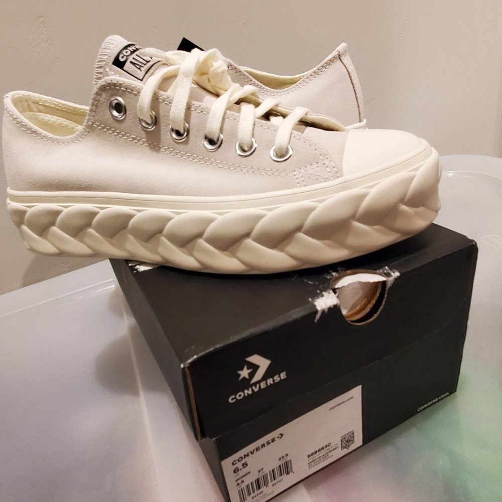 BRAND NEW IN BOX - Picture 3 of 3